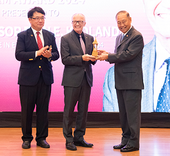 President of Siam University Council awarded  "Siam Award" to Prof. Finn Kydland, 13 March,2024